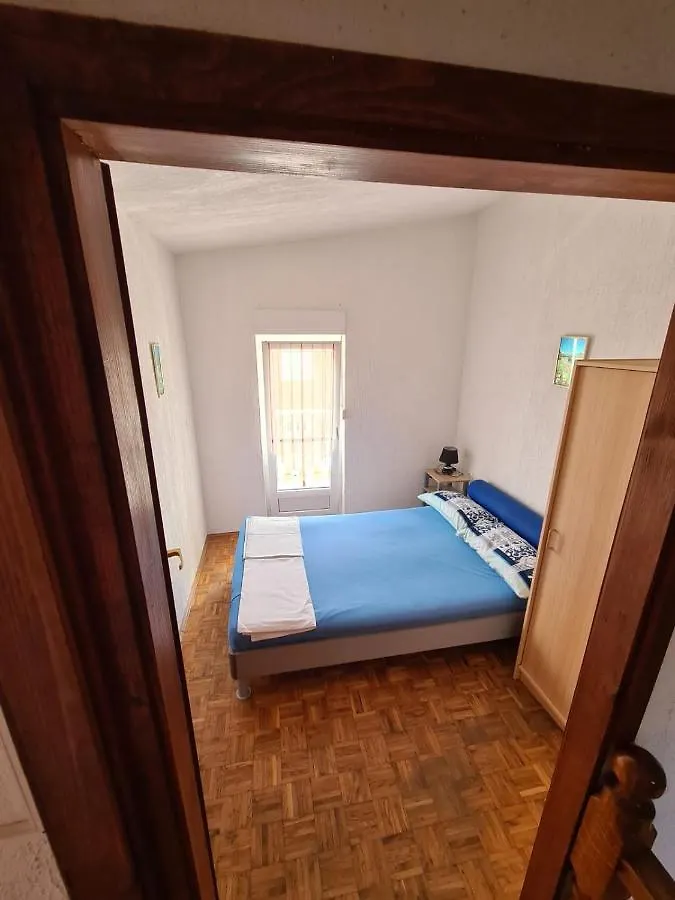 Apartments Tuka Near The Beach Vir