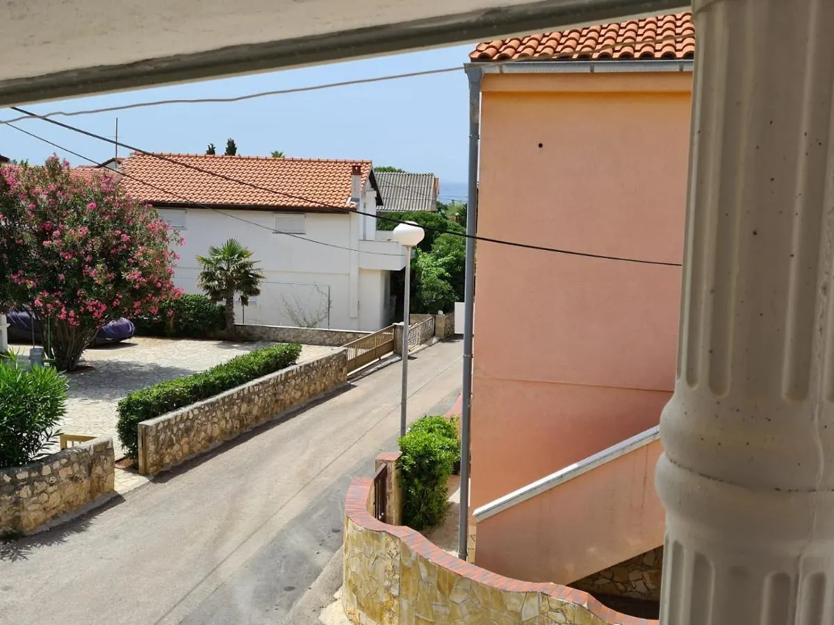 Apartments Tuka Near The Beach Vir