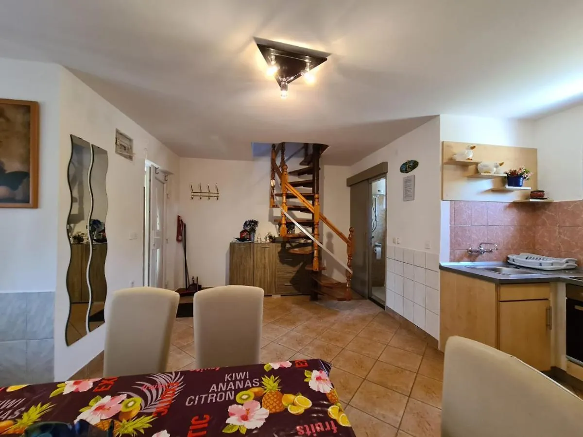 Apartments Tuka Near The Beach Vir