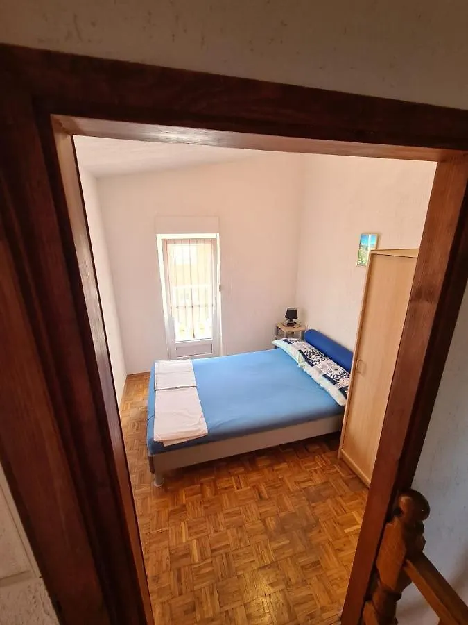 Apartments Tuka Near The Beach Vir