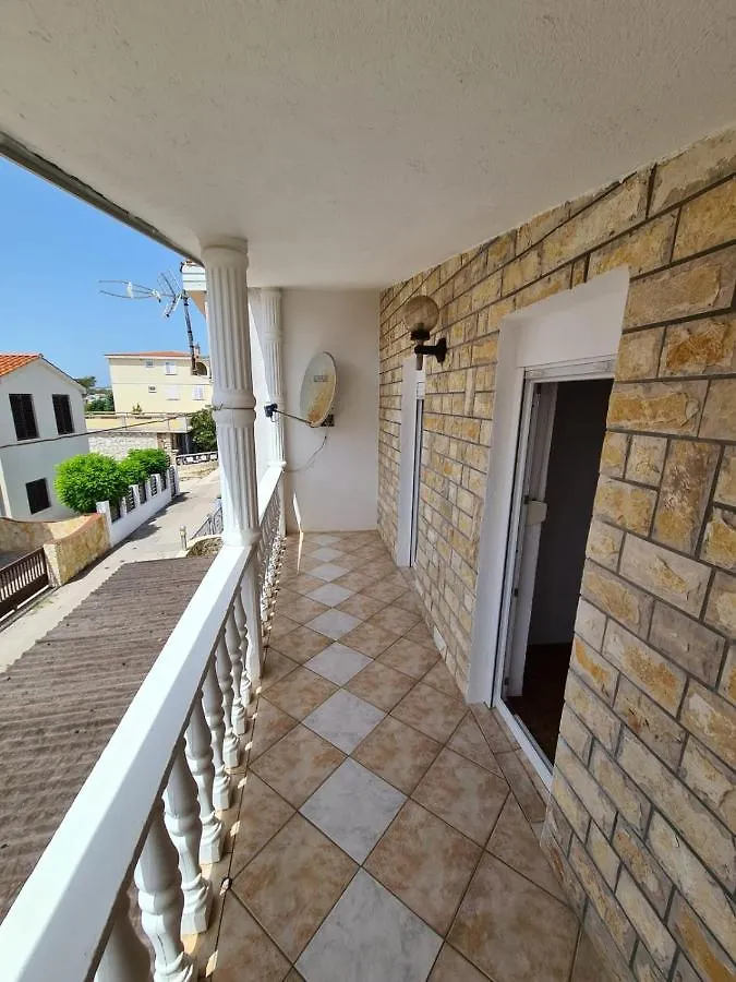 Apartments Tuka Near The Beach Vir Croatia