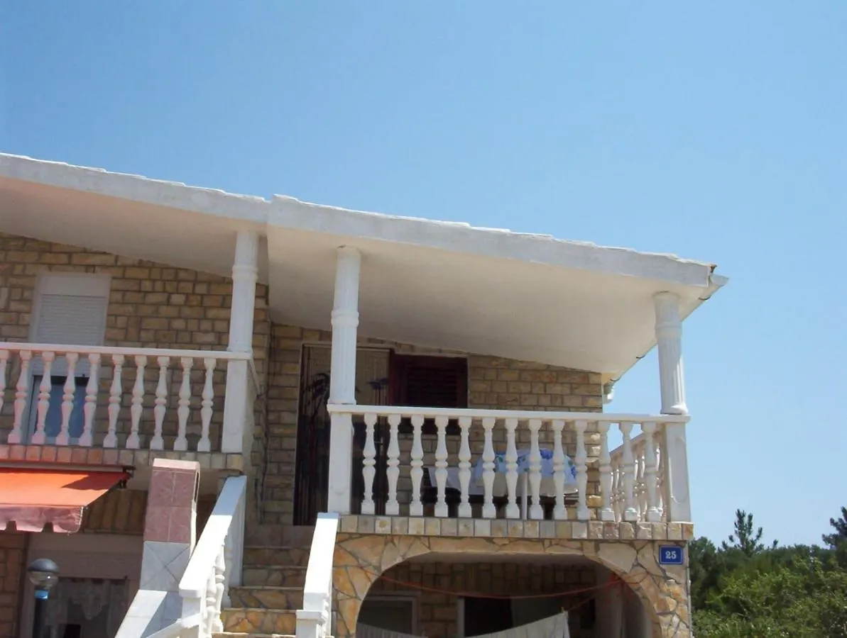 Apartments Tuka Near The Beach Vir