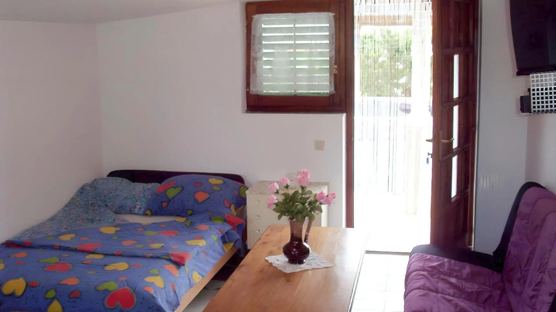 Apartments Tuka Near The Beach Vir