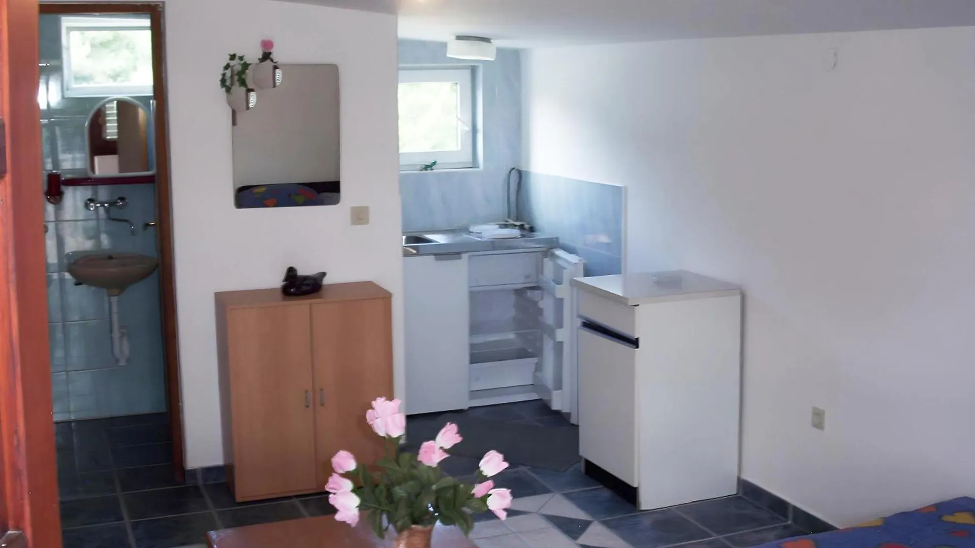 Apartments Tuka Near The Beach Vir