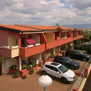 Edith's Olive Garden Vir